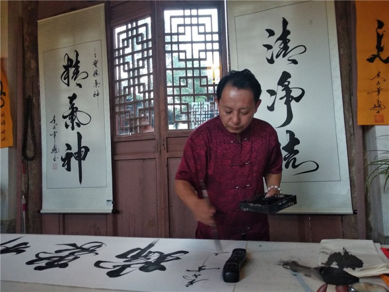 赵宏:一手好字就是一幅美图_家乡头条_中视之窗_中视网
